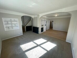 175 W Moore St in Berlin, WI - Foto de edificio - Building Photo