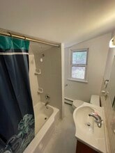 26 Center Ave in Mt Pocono, PA - Foto de edificio - Building Photo