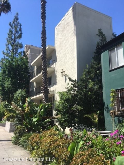 311 S Doheny Dr in Los Angeles, CA - Building Photo