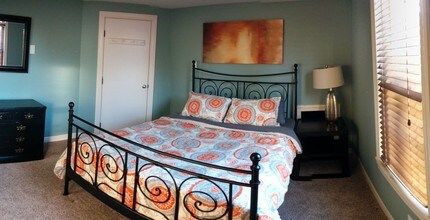 32 Hevey St, Unit 1 in Manchester, NH - Building Photo - Building Photo