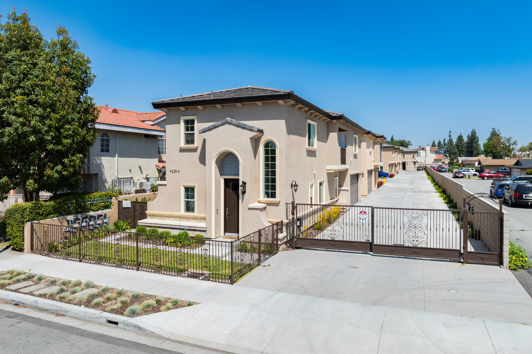 4230 La Rica ave in Baldwin Park, CA - Foto de edificio