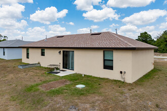 3805 33rd St SW in Lehigh Acres, FL - Building Photo - Building Photo