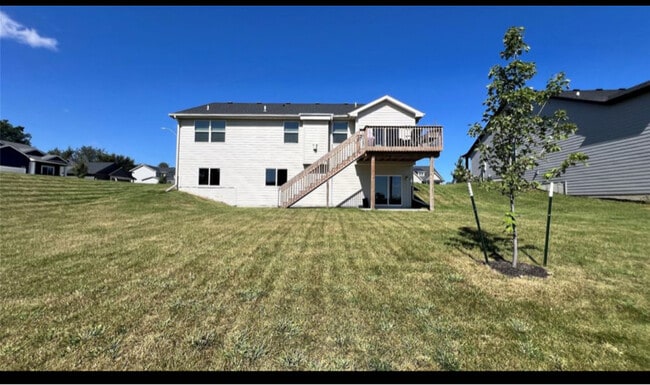 3012 Crest View Cir in Norwalk, IA - Building Photo - Building Photo
