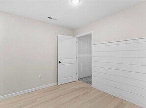 314 Sycamore Dr in West Branch, IA - Building Photo - Building Photo