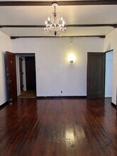 2041 N Vermont Ave in Los Angeles, CA - Building Photo - Building Photo