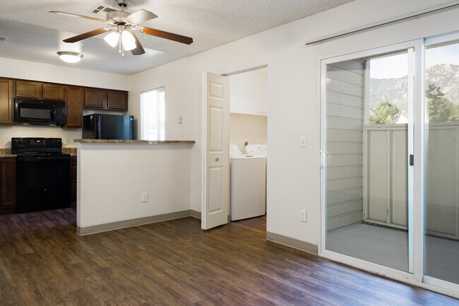 Cobblestone Ridge in Colorado Springs, CO - Foto de edificio - Interior Photo