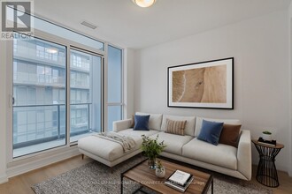 32-532 Forest Manor Rd in Toronto, ON - Building Photo - Building Photo