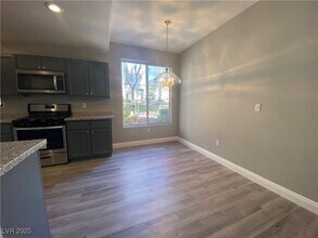10011 Crimson Palisades Pl, Unit 102 in Las Vegas, NV - Building Photo - Building Photo