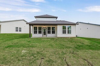 1204 Chestnut Ct in Runaway Bay, TX - Building Photo - Building Photo