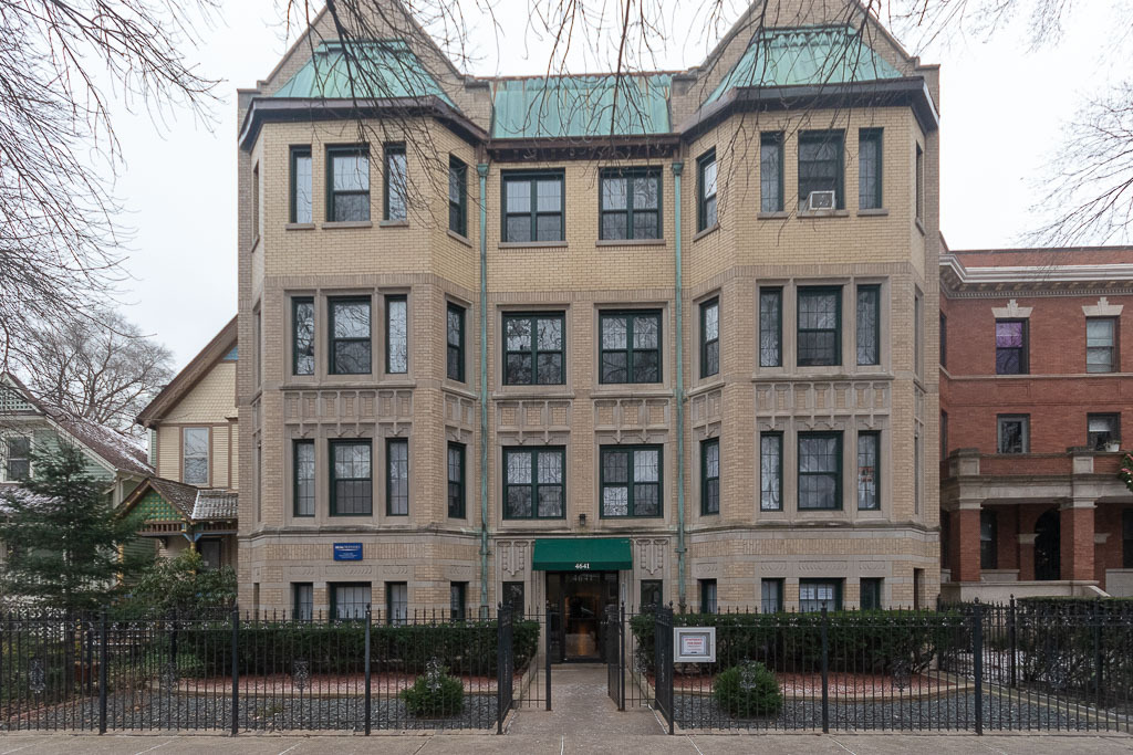 4644 N Paulina St in Chicago, IL - Foto de edificio