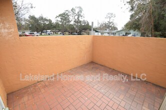 939 Castle Way in Lakeland, FL - Building Photo - Building Photo