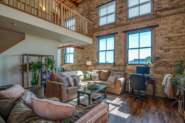 Historic Fifth Ward Lofts in Milwaukee, WI - Foto de edificio - Interior Photo