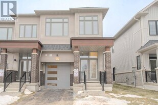 2057 Horace Duncan Cres in Oshawa, ON - Building Photo