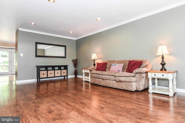 6627 Commodore Ct in New Market, MD - Foto de edificio - Building Photo
