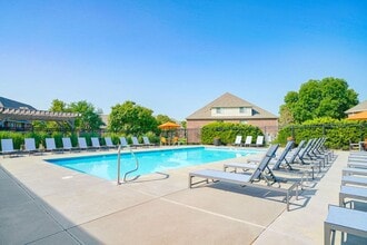 Fountain Glen in Lincoln, NE - Building Photo - Building Photo