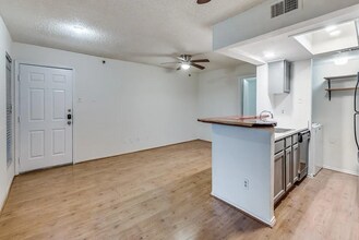 5916 Gaston Ave in Dallas, TX - Building Photo - Building Photo