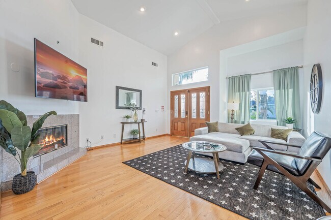 5114 Etiwanda Ave in Los Angeles, CA - Building Photo - Building Photo