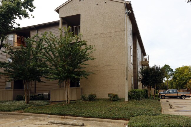 The Advantages Apartments in Jackson, MS - Building Photo - Building Photo