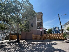 61 Cooper St in Charleston, SC - Building Photo
