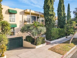540 Orlando in Los Angeles, CA - Foto de edificio - Building Photo