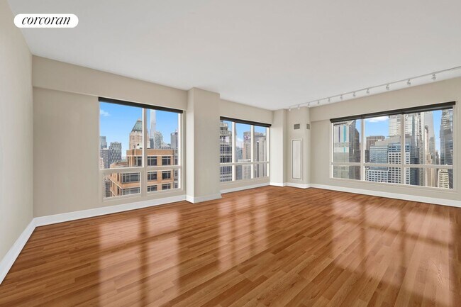 350 W 42nd St in New York, NY - Building Photo - Building Photo