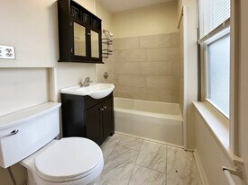 143 Arlington St, Unit First Floor in Framingham, MA - Building Photo