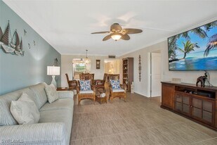 4372 27th Ct SW in Naples, FL - Building Photo