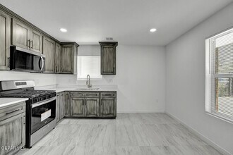 1107 Myrtle Ave, Unit A in El Paso, TX - Building Photo - Building Photo
