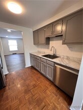 666 W Ferry St in Buffalo, NY - Building Photo - Building Photo
