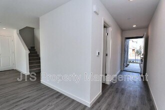 2104 Shady Tree Cir in Roseville, CA - Building Photo - Building Photo