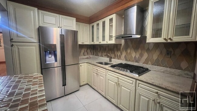 466 Berriman St, Unit 2 in Brooklyn, NY - Foto de edificio - Building Photo