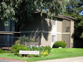 Oakwood Village in Antioch, CA - Foto de edificio - Building Photo
