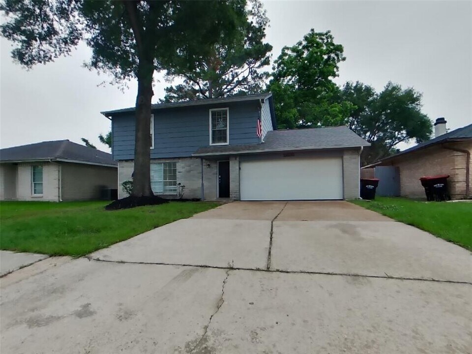 12230 Haroldson Forest Dr in Houston, TX - Building Photo