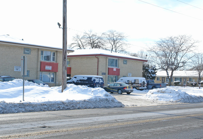 139 W Grand Ave in Melrose Park, IL - Building Photo - Building Photo