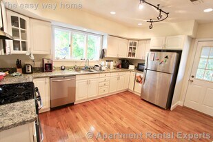 15 Taylor St in Medford, MA - Building Photo