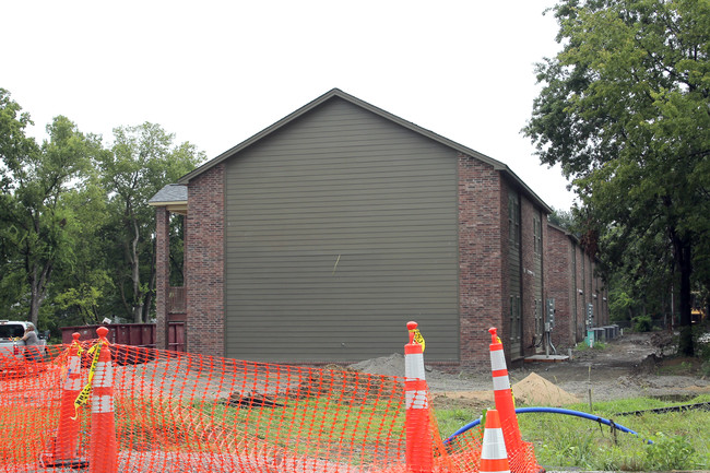 Blue Starr Apartments in Claremore, OK - Building Photo - Building Photo