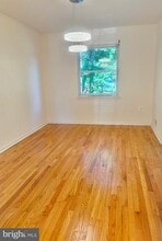 7810 Snead Ln in Falls Church, VA - Building Photo - Building Photo