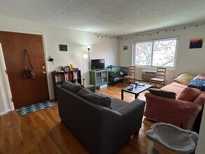 1078 Fellsway in Medford, MA - Building Photo - Building Photo