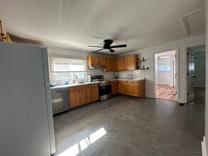 50 Clear Lake Manor Rd in North Branford, CT - Building Photo - Building Photo