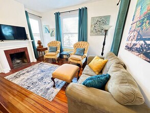 205 SE 7th St in Gainesville, FL - Foto de edificio - Building Photo