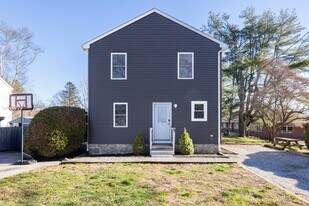 5 School Ln in South Kingstown, RI - Building Photo