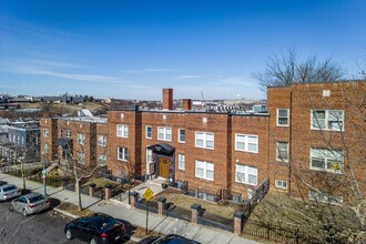 1220 Holbrook Ter NE in Washington, DC - Foto de edificio - Building Photo