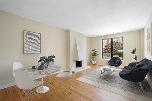1421 N Dearborn St, Unit 1425-2D in Chicago, IL - Building Photo