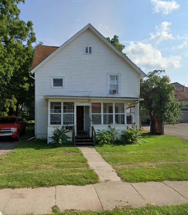 property at 727 W Ganson St