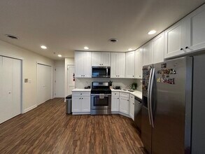 3940 N Pulaski Rd, Unit G06C in Chicago, IL - Building Photo - Building Photo