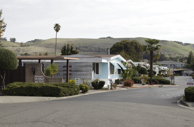 Spanish Ranch Mobile Home Park in Hayward, CA - Building Photo - Building Photo