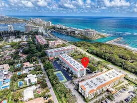 1111 S Ocean Blvd in Boca Raton, FL - Building Photo