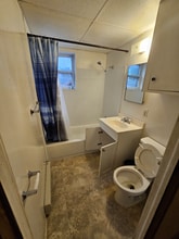 26024 Randall Rd in Dowagiac, MI - Foto de edificio - Building Photo