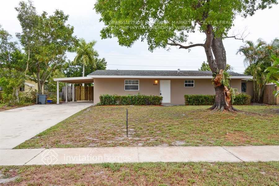 6143 Westover Rd in West Palm Beach, FL - Building Photo