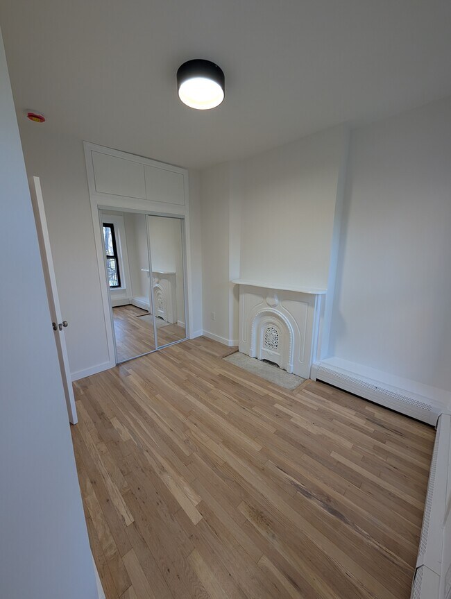 161 Gates Ave in Brooklyn, NY - Building Photo - Building Photo